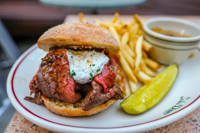 Beef on Weck ($18)